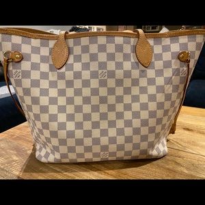 Authentic Louis Vuitton Neverfull MM Damier Azur.